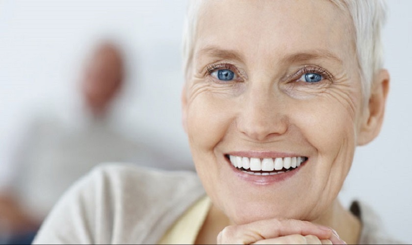 Người cao tuổi có bệnh nền cấy Implant được không?